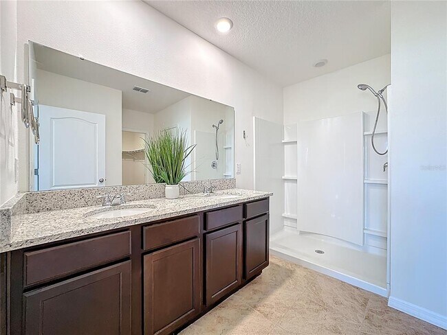 Building Photo - 5817 Arboretum St