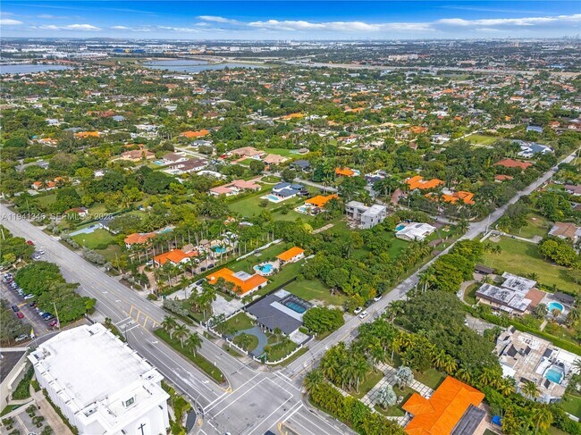 Building Photo - 551 SW 127th Ave