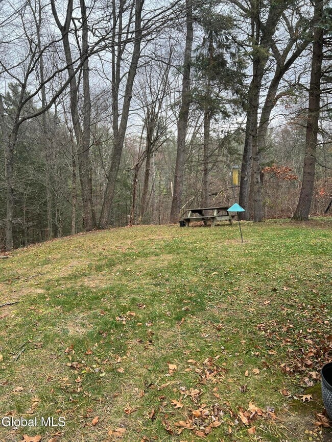 Building Photo - 43 Green Meadow Dr