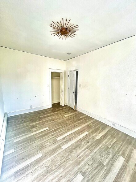 Building Photo - 205 N 16th St