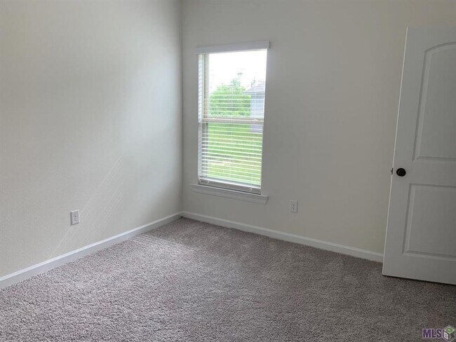 Building Photo - Home for Lease