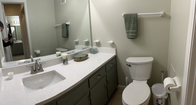 New granite countertops in bathrooms and new fixtures. - 2929 Selena Dr