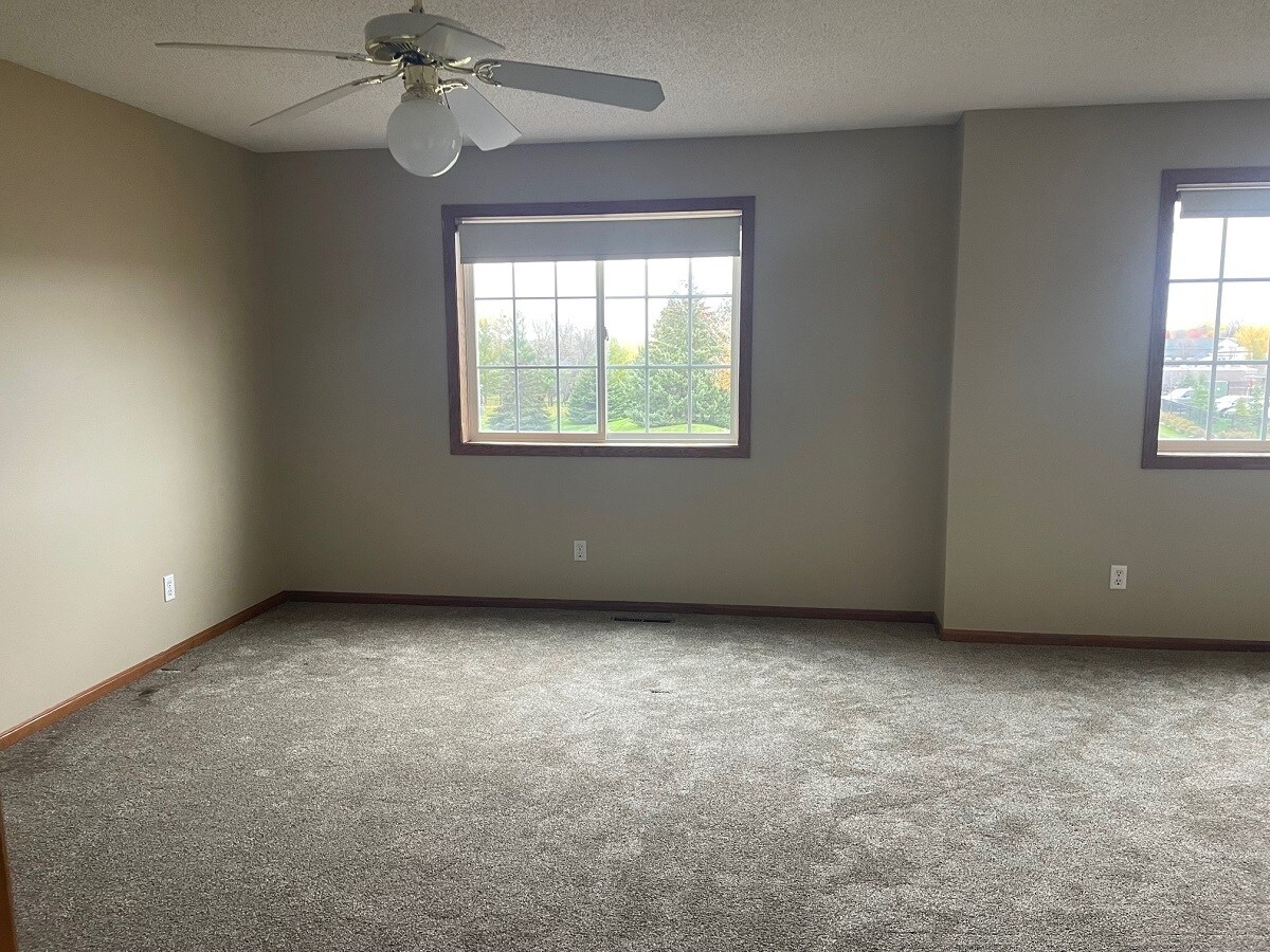 Building Photo - 17389 Glacier Way