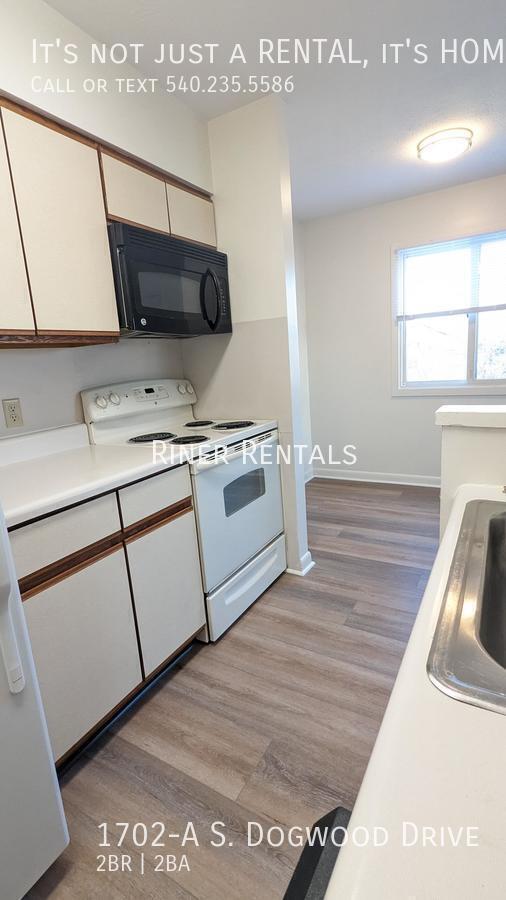 Building Photo - 1702-A S Dogwood Dr