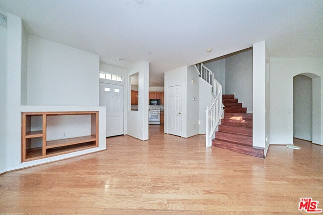 Building Photo - 915 Somerville