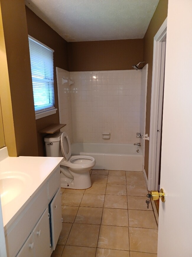 Building Photo - 6017 Randy Ln