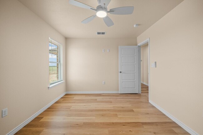 Building Photo - 11301 N County Rd 2800