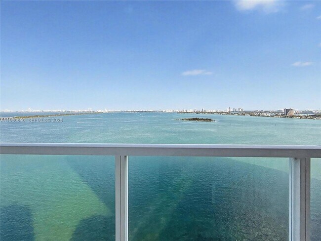 Building Photo - 665 NE 25th St