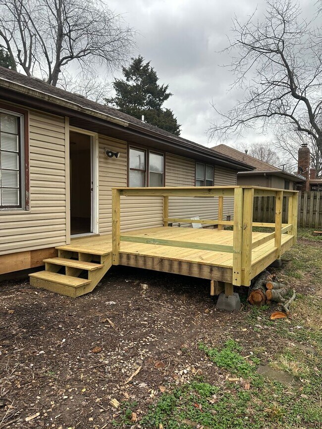 Building Photo - Great 3 bed bath home in SW Springfield