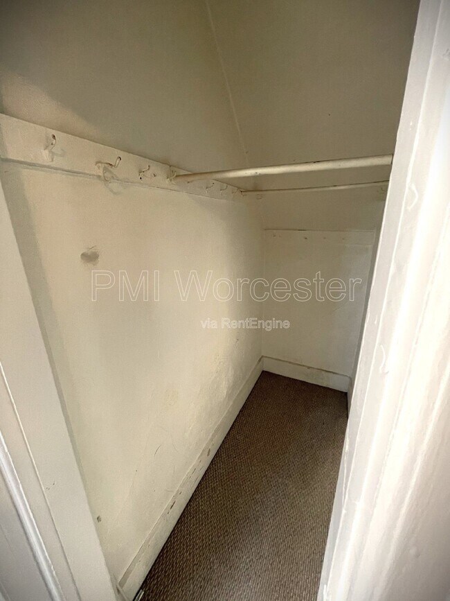 Building Photo - 15 Goulding St