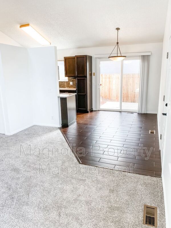 Building Photo - 4260 Ramblewood Dr