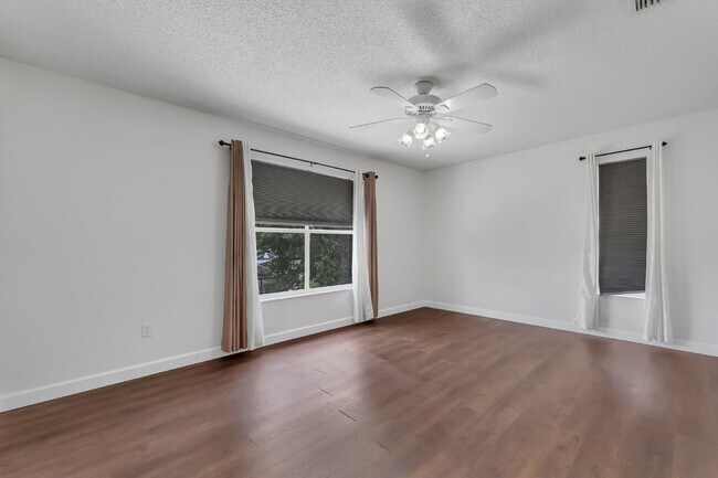 Building Photo - Spacious 6-bedroom, 3-bathroom Tuska ridge...