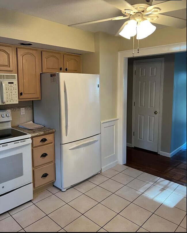 Building Photo - 304 Hewlett Ave