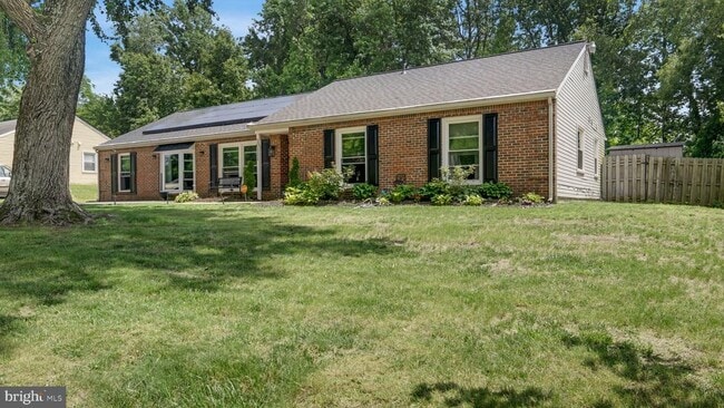 Primary Photo - 10111 Cascade Ln