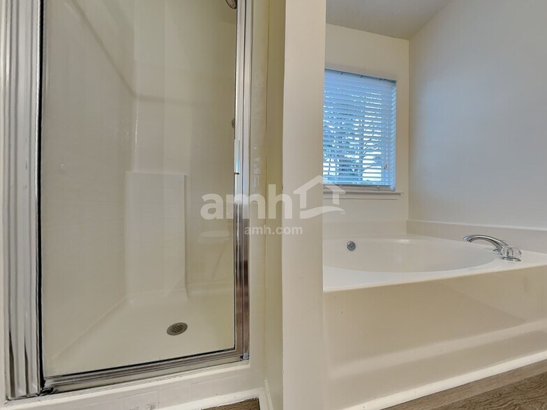 Building Photo - 3040 Bethwicke Ct