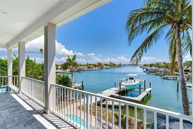 Building Photo - 635 115th Ave