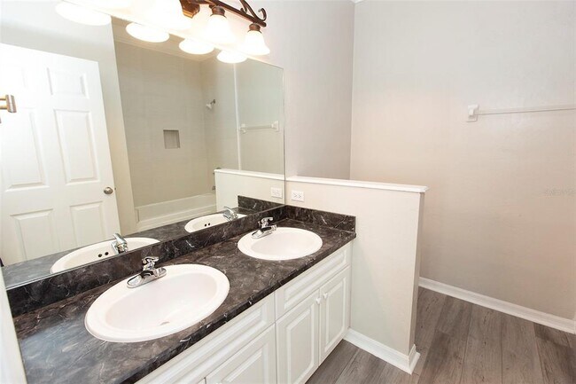 Building Photo - 4712 NW 80th Rd