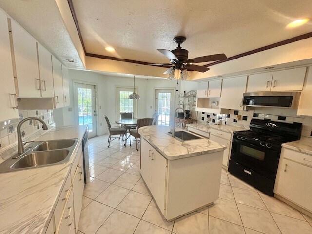 Building Photo - 5638 Country Lakes Dr