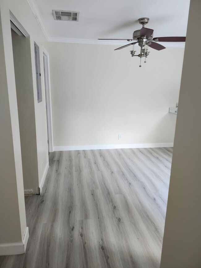 Building Photo - 7519 Courtyard E Run