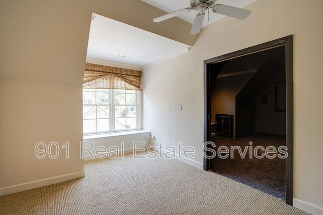Building Photo - 3549 Lily Ln