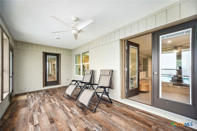 Building Photo - 8 Las Brisas Pl