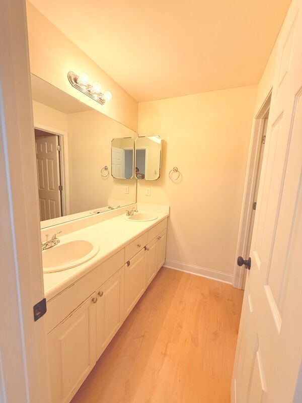 Building Photo - 4553 Great Oak Dr