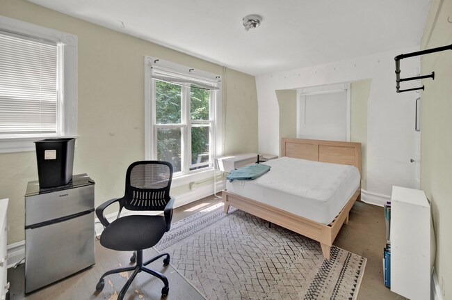 Building Photo - 909 Gaffield Pl