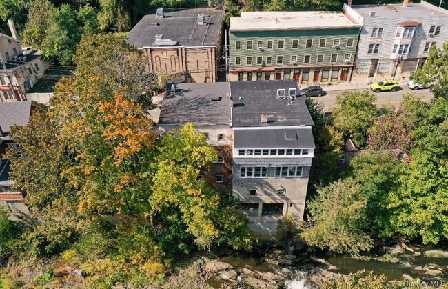 Building Photo - 2676 W Main St