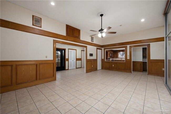 Building Photo - 612 N Ware Rd