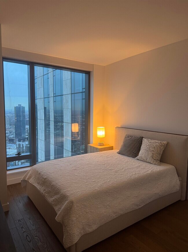 Building Photo - 99 Hudson St