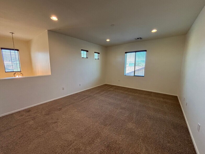 Building Photo - 12553 N Green Oak Dr