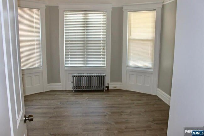 Building Photo - 504-506-506 Sanford Ave