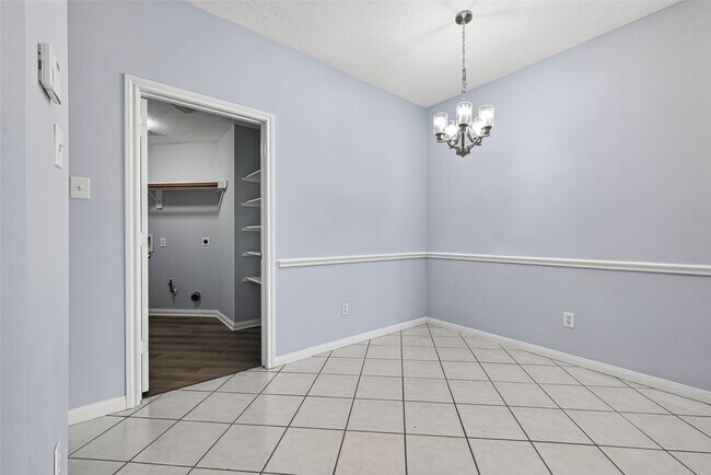 Building Photo - 8810 Barron Wood Cir E