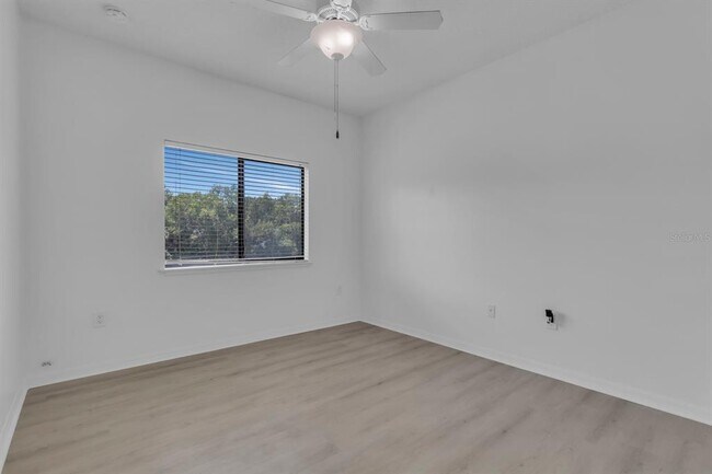 Building Photo - 4210 Windsor Lake Cir