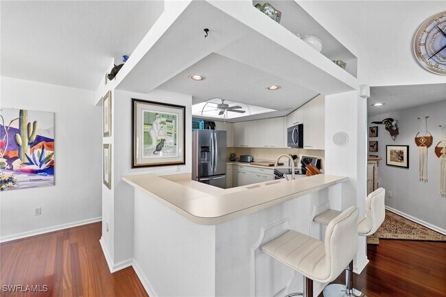 Building Photo - 6290 Bellerive Ave