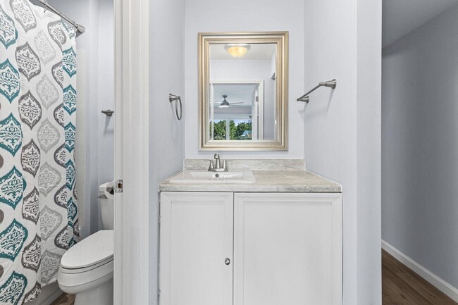 Building Photo - 210 Pelham Rd