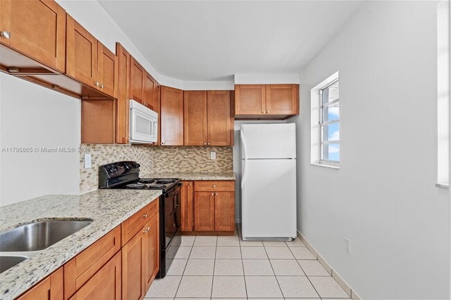 Building Photo - 14170 SW 84th St
