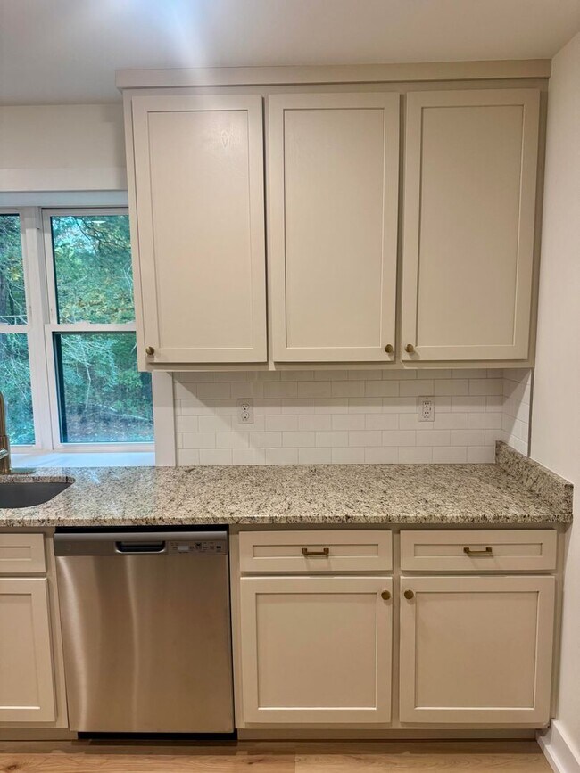 Building Photo - 2113 W Madison Ave