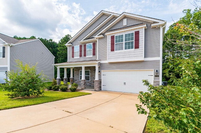 Building Photo - Stunning 4-Bed Home in Wendell with Granit...