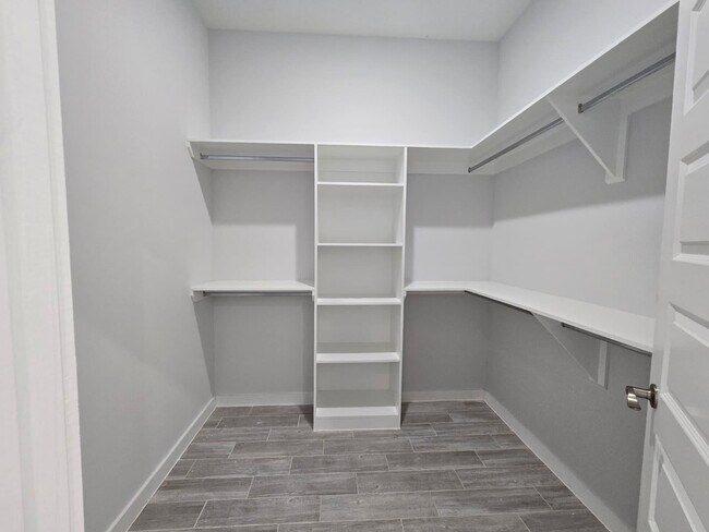 Building Photo - 1612 Cordova Dr