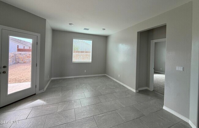 Building Photo - 138 Monteine Trl