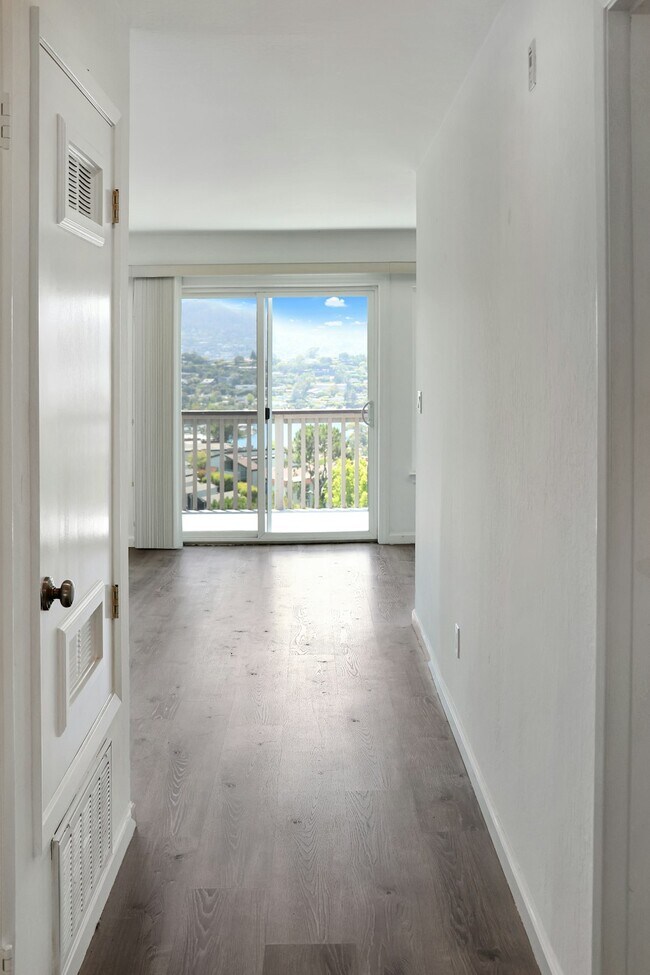 Building Photo - 55 Marinero Cir