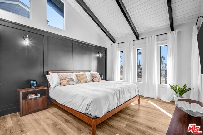 Building Photo - 1083 Montauk Ln