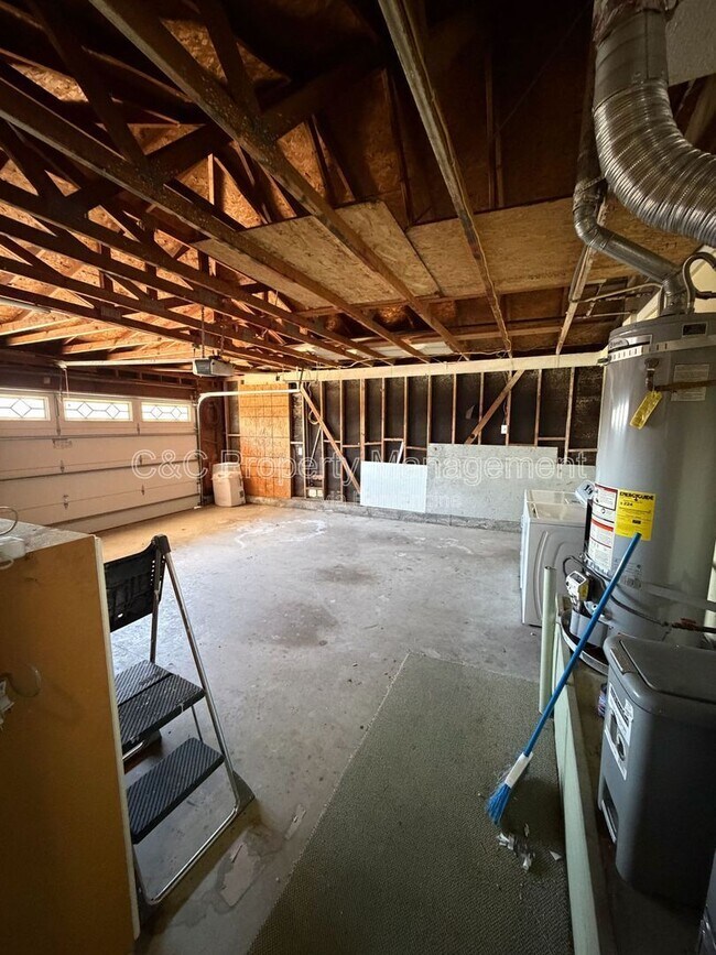 Building Photo - 18120 Raymond Ct