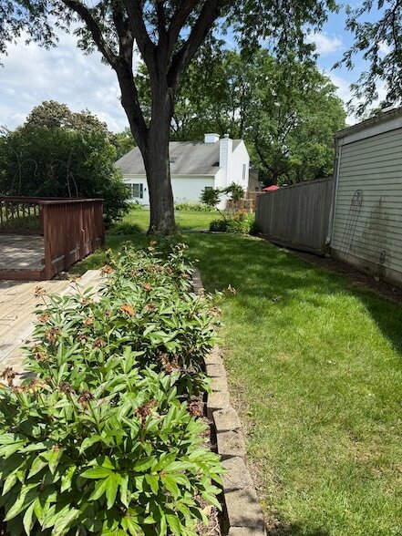 Building Photo - 2851 Garden Dr