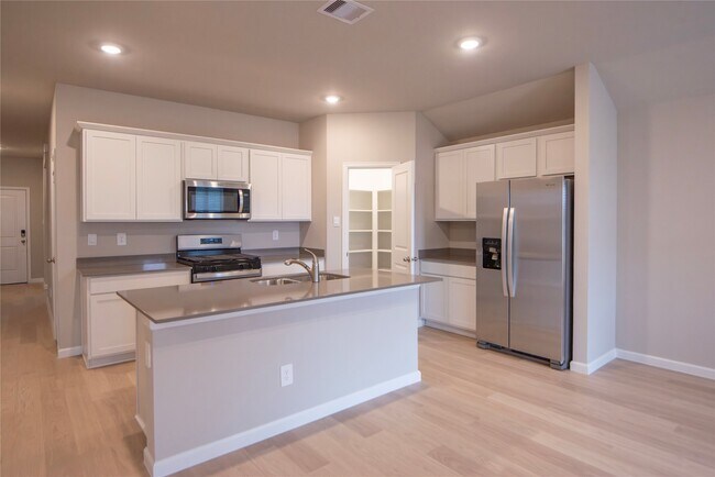 Building Photo - 1722 San Jacinto Dr