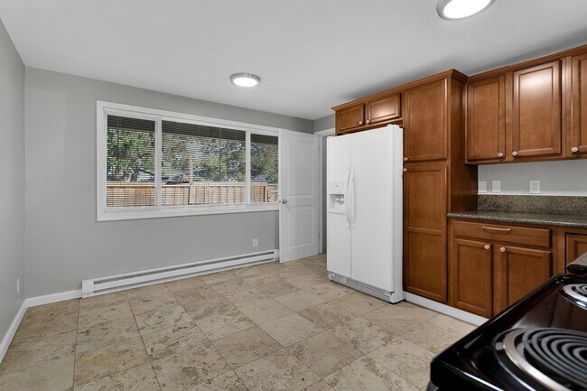 Building Photo - 1365CEDA