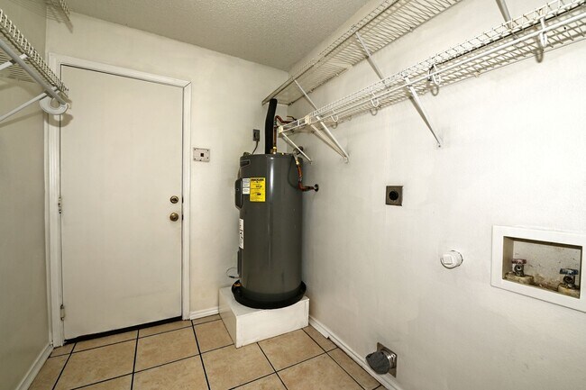 Building Photo - TWO STORY  |  4 BEDROOM  |  2.5 BATH  |  2135ft  |  GREAT SCHOOLS