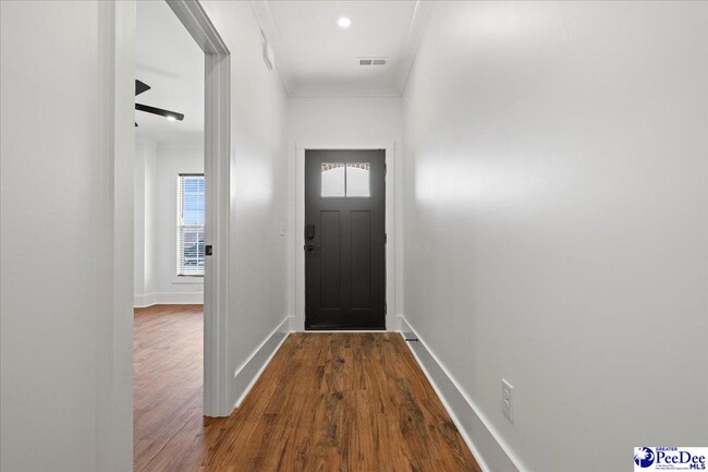Building Photo - 1302 Twelve Oaks Ln