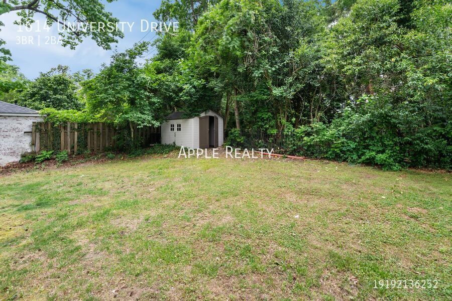 Building Photo - 1614 University Dr